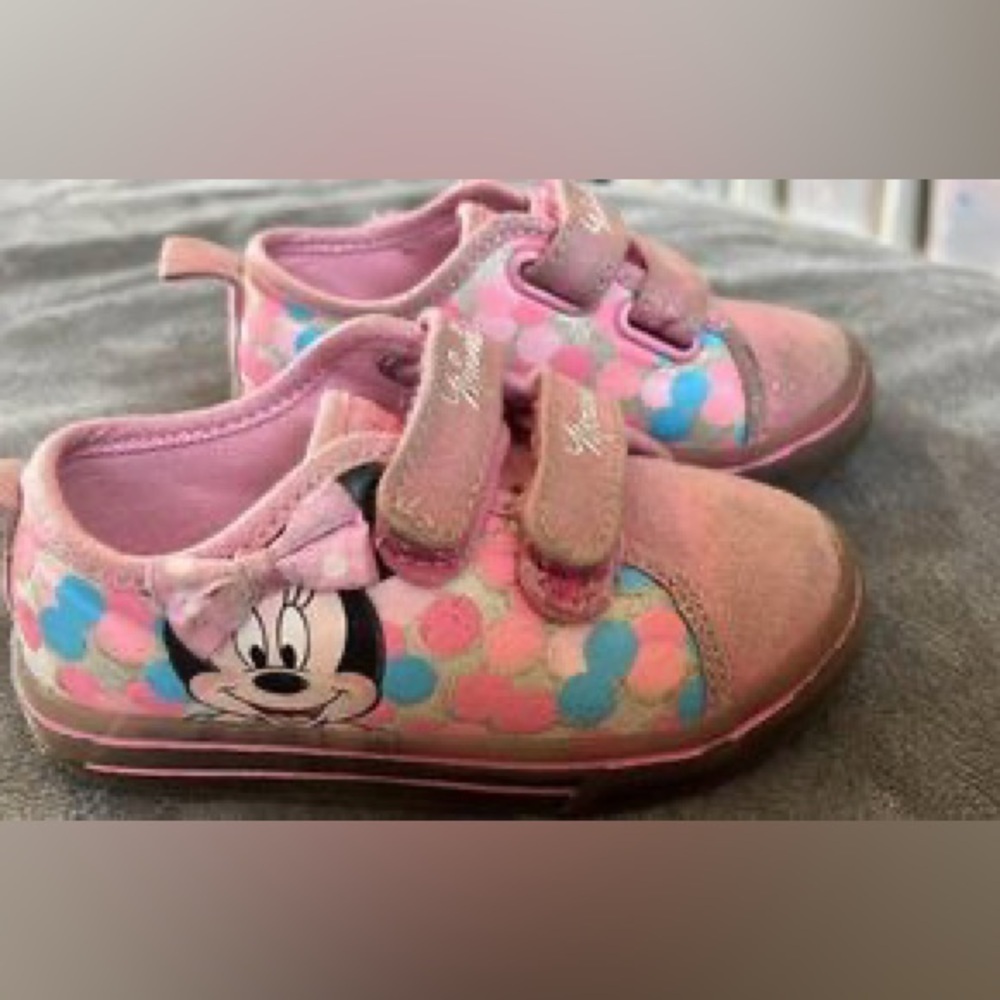 Light up Minnie Mouse shoes